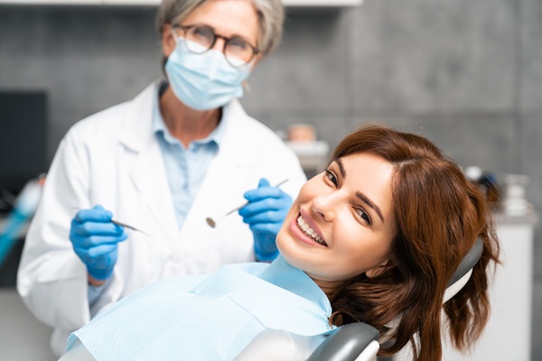 Ways A Cosmetic Dentist Can Instantly Improve Your Smile